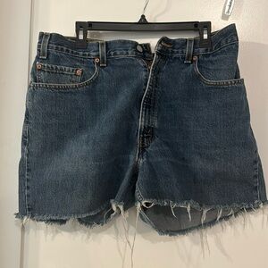 Levi’s 550 cut off shorts Size 38